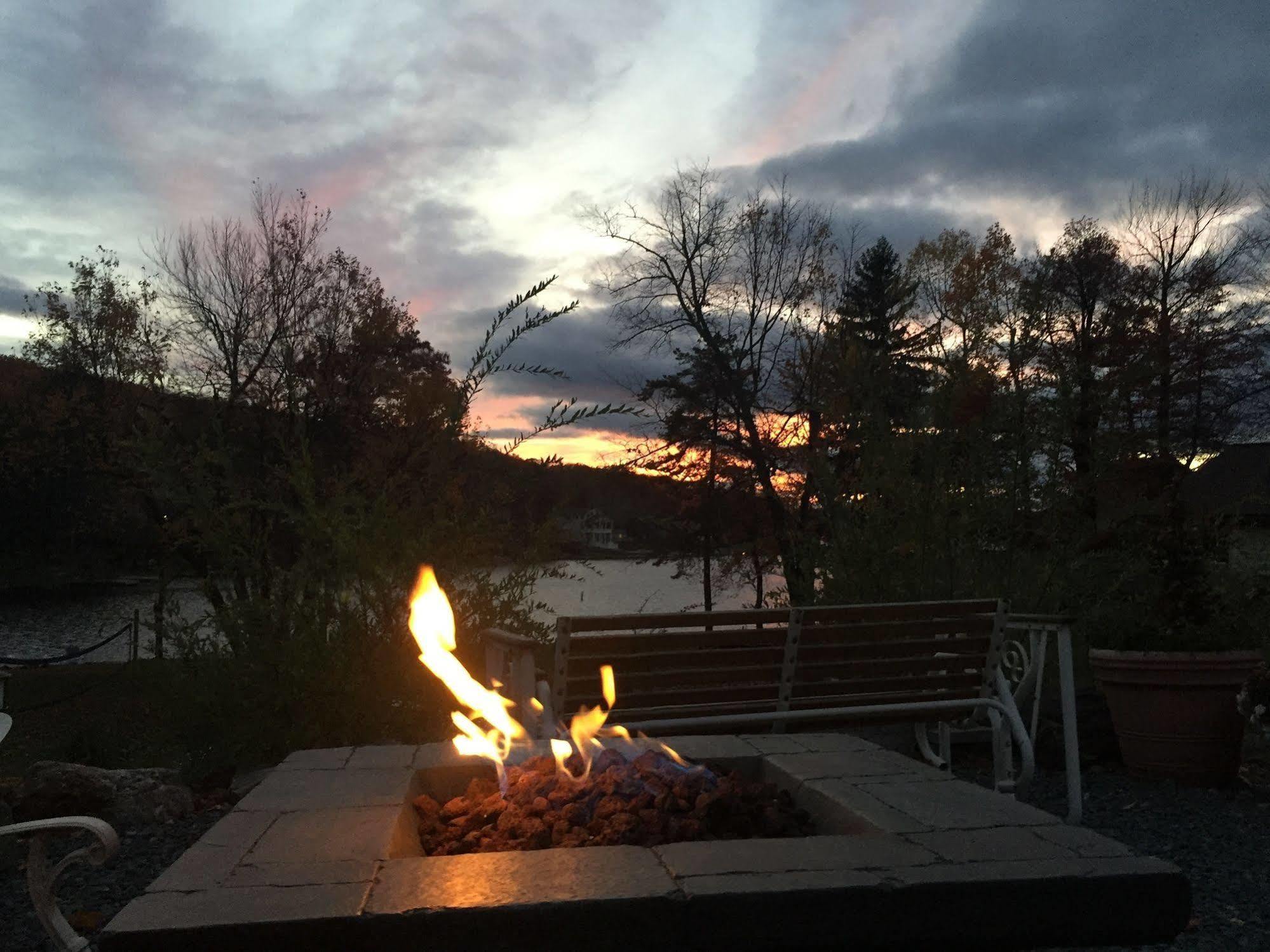 Lake Harmony Inn Buitenkant foto